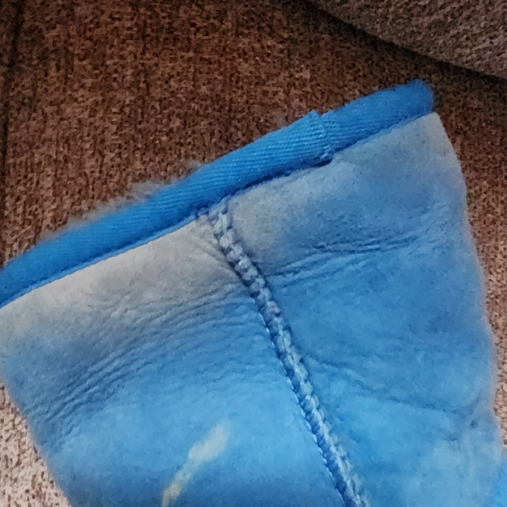 USED Blue UGGS - Picture 2 of 16